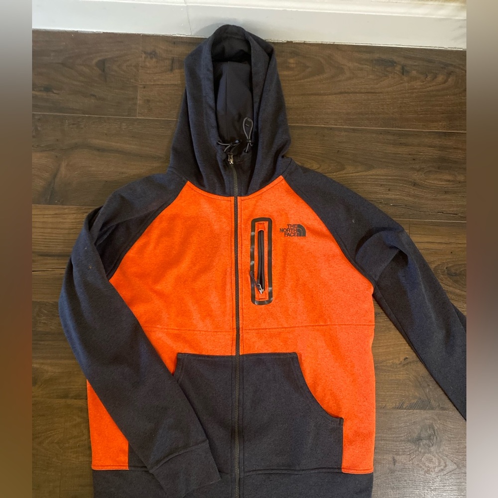 Men’s size large north face zip up jacket